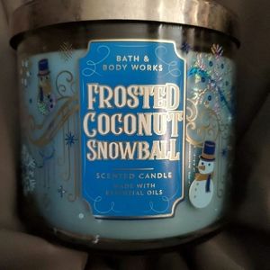 Bath & Body Works Frosted Coconut Snowball Candle